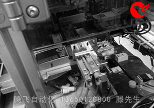 手机电池自动贴标